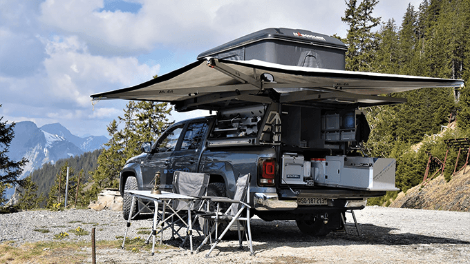 Das Wechselsystem für Pick-Ups der Firma pick-up-and-go GmbH ist  halb  HardTop,  halb  Kabine  und  bietet  dem  Kunden  eine  praktische  Einschubkomponente  für  sein  Reisefahrzeug. Diese Fahrzeug war GResiewinner des HiCart Wettbewerbs der ISD Group.